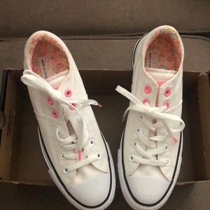 NIB Converse Madison Ox